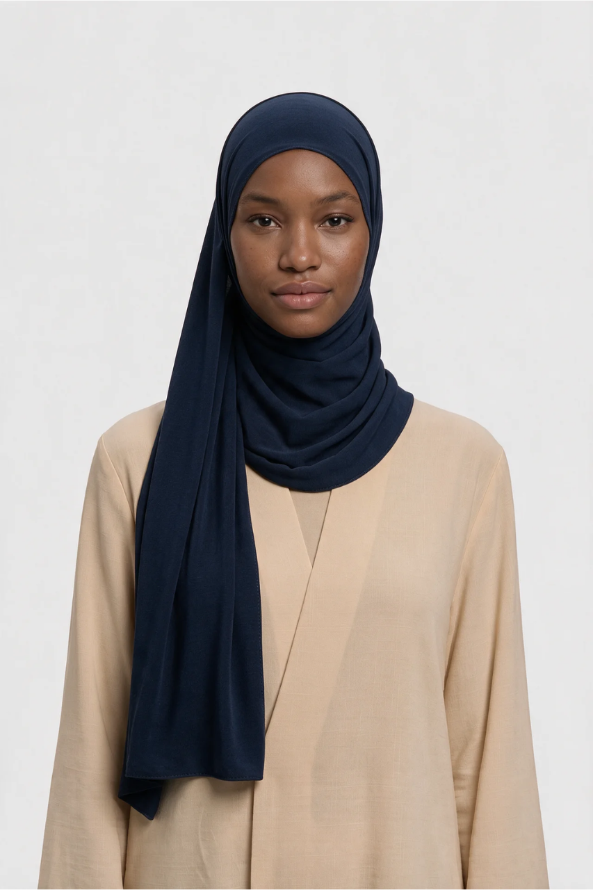 Jersey Schal Farbvariante von SE Merci – weicher Jersey Hijab am Model