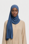 Jersey Schal Farbvariante von SE Merci – elastischer Jersey Hijab am Model