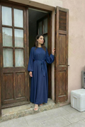 Elegante Damen Abaya in deepblue aus Baumwolle mit lockerem Schnitt für Alltag und Gebet