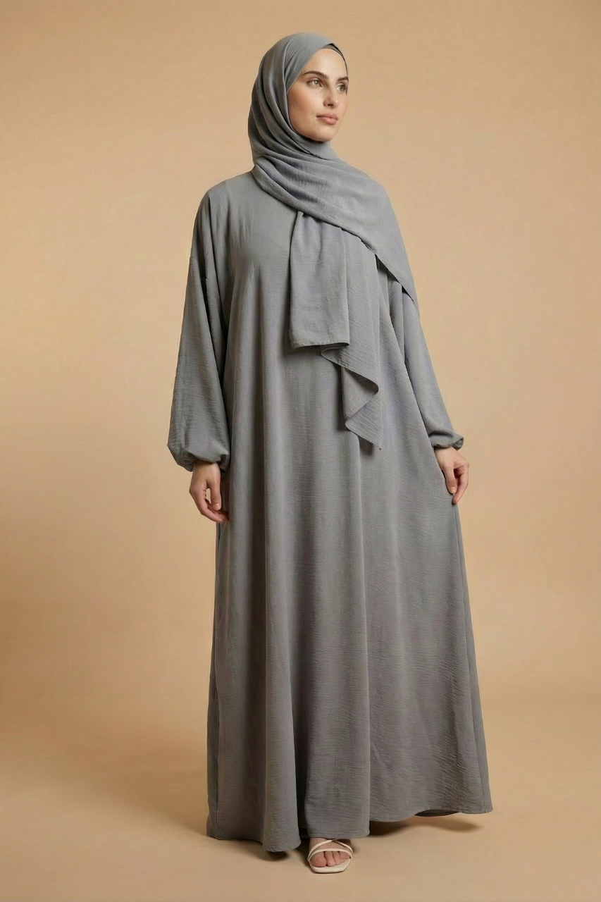 Elegante Abaya mit fließendem Schnitt, Rückenfalten und Reißverschluss – inklusive Schal, bequem und vielseitig für Alltag, Gebet und besondere Anlässe