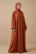 Elegante Abaya mit fließendem Schnitt, Rückenfalten und Reißverschluss – inklusive Schal, bequem und vielseitig für Alltag, Gebet und besondere Anlässe
