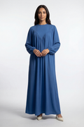 Elegante Abaya mit fließendem Schnitt, V-Falten-Design und Ballonärmeln – stilvoll und bequem für Alltag und besondere Anlässe