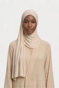 Jersey Schal Creme von SE Merci – Jersey Hijab am Model getragen