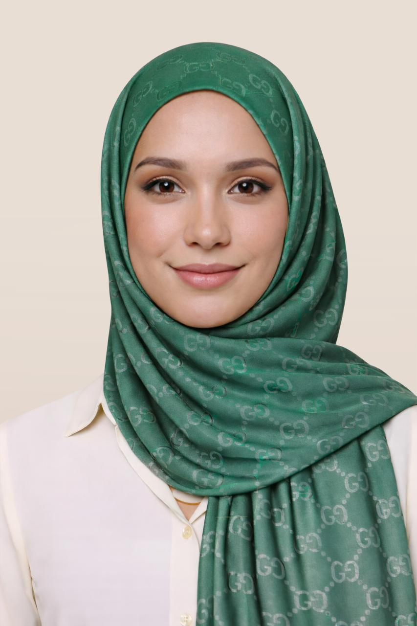 Eleganter Damen Schal mit leichtem Glanz – perfektes Accessoire für besondere Anlässe