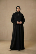 Langes Rippensamtkleid mit Stehkragen, Reißverschluss und Taillengürtel – weiches, warmes Kleid für kalte Tage