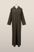 Langes Rippensamtkleid mit Stehkragen, Reißverschluss und Taillengürtel – weiches, warmes Kleid für kalte Tage