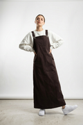 Latzkleid aus Gabardine mit quadratischem Ausschnitt, verstellbaren Trägern und Taschen – sportlich-lässiger Freizeitlook für vielseitige Kombinationen