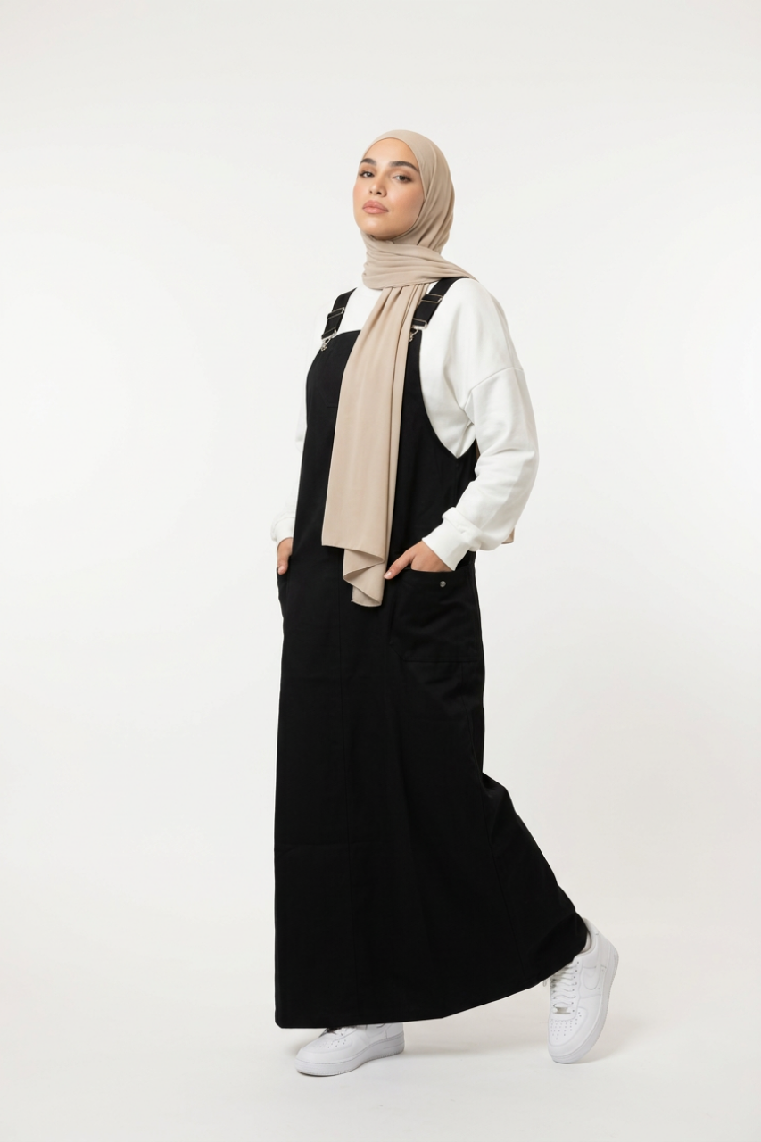 Latzkleid aus Gabardine mit quadratischem Ausschnitt, verstellbaren Trägern und Taschen – sportlich-lässiger Freizeitlook für vielseitige Kombinationen